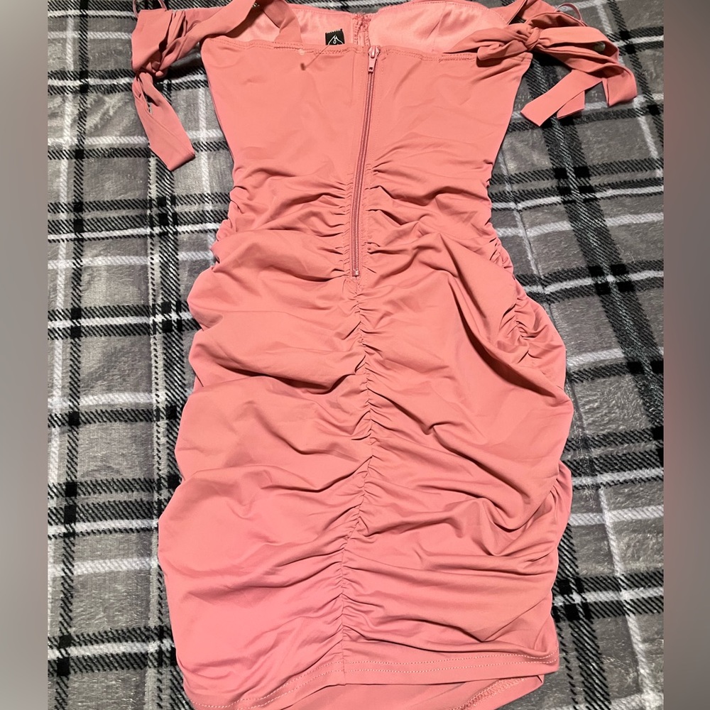Windsor Medium Pink short dress - Picture 2 of 4